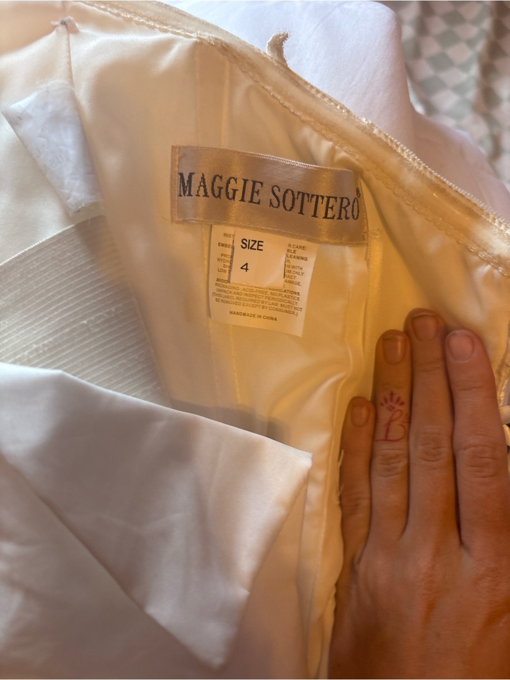 Maggie Sottero Ivory Bridal Gown Interior Detail - Picture 2 of 5
